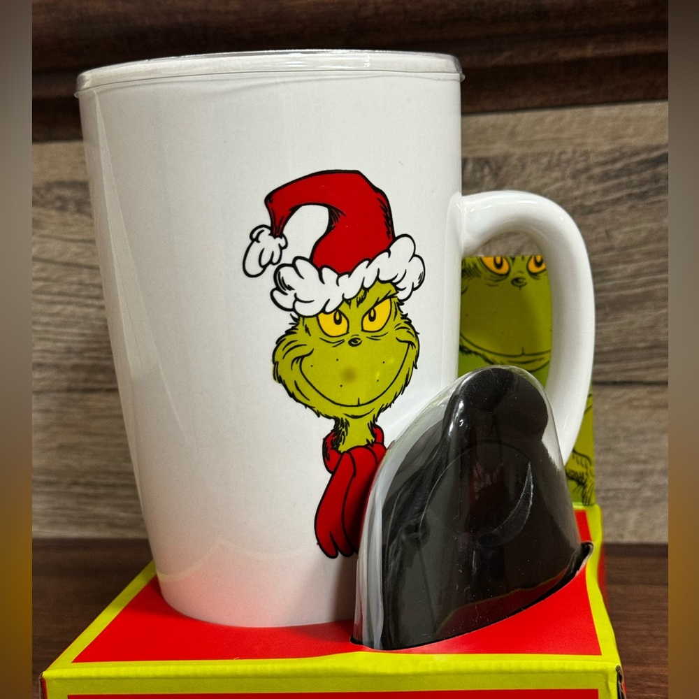 Super Cute 🥰 Dr. Seuss The Grinch Ceramic Travel Mug - NEW